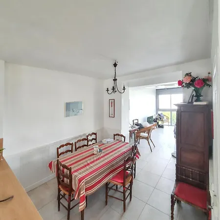 Maison Charmante Avec Vue Sur La A